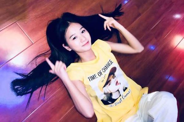 ��������������˼�� ����־�ߵĶ���СŮ��