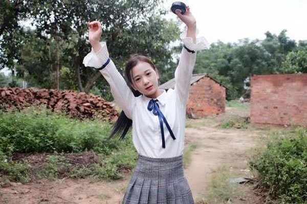 ��������������˼�� ����־�ߵĶ���СŮ��