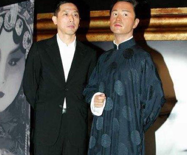 �Ź��ٺ�����������ô��һ��� û�г�Цֻ��ף��