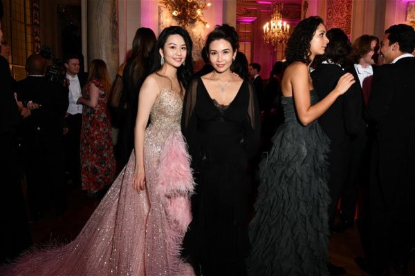 ������Ů�����¼�� �������軹�и������ְ����׵ĺ���ǧ��