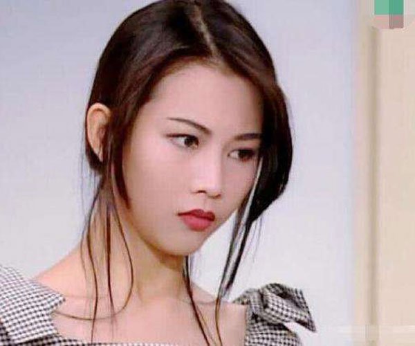 ���ٷҸ������ϳ������� ��񱻳����СŮ��