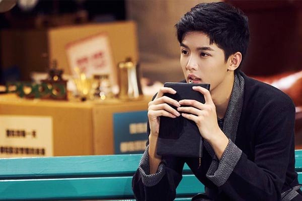 �ܾ�γ��ҵ��ʲôѧУ ����Ϊ���������λ��ͳ��ҵ�ڴ�