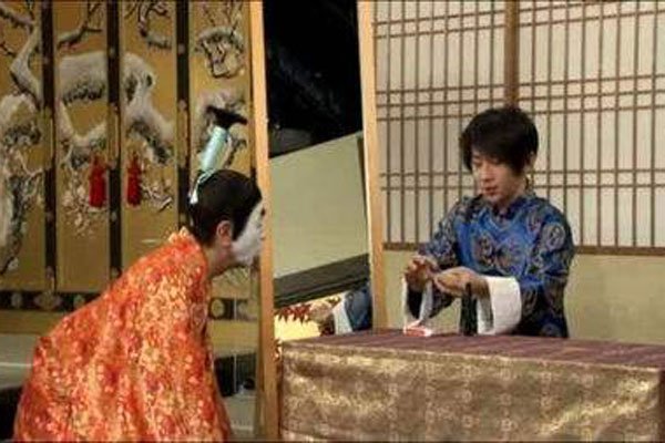 刘谦在日本发生了什么事 跪拜门风波一度毁了他事业