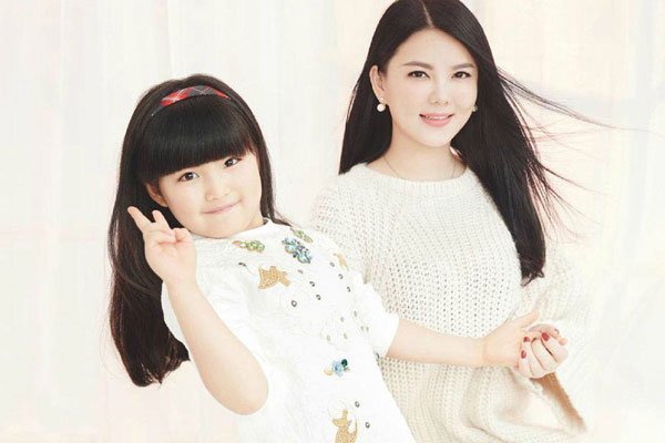 李湘女儿一个月花多少钱 她的收入来源出自什么地方