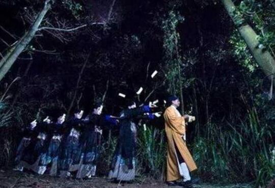 ���ڻ��и�ʬ�� ��ʬ���龰ֻ��һ�ְ���ʬ����������䷽��