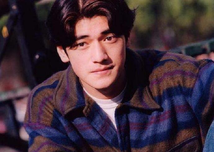 金城武是哪国人混血吗 继承了父母的优秀基因十分的帅气