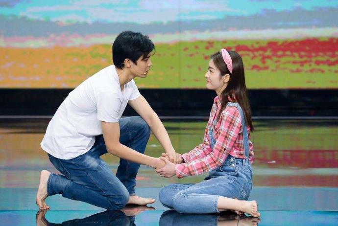 ����껵�Ů��������ѩӭ�� �ٵģ�˽��ֻ�Ǻ�����ϵ