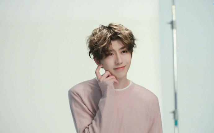 邵夏和蔡徐坤关系 不少人都以为他们私下在恋爱