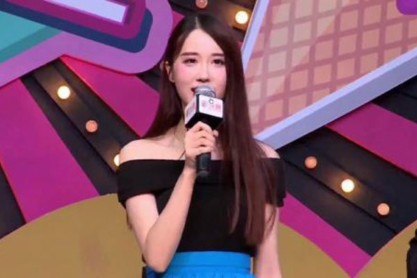 轩子巨二兔解扣子诱惑 套路你的永远是佯装的不经意