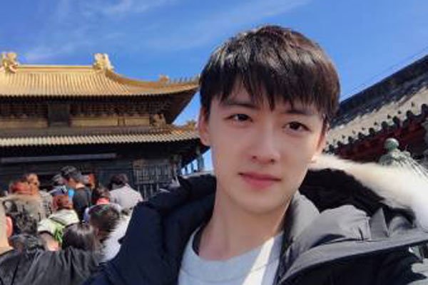 ţ���ĵ�Ů������ѩӭ? �ѵ�����һ�����ȶȵ�Ϸ