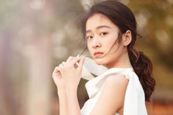 ţ���ĵ�Ů������ѩӭ? �ѵ�����һ�����ȶȵ�Ϸ