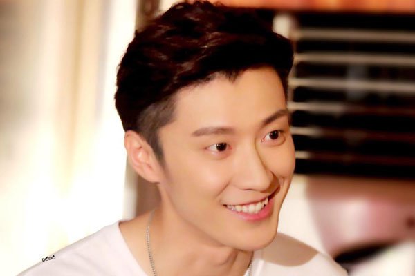 ������ʲôԭ����ô�ߵ� �첲����ͼƬ�ֱ�ȥ������