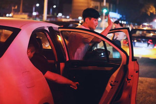 �������Ϻ��ñ�˭���� �����ֱ��ݿ���һ���֡�����