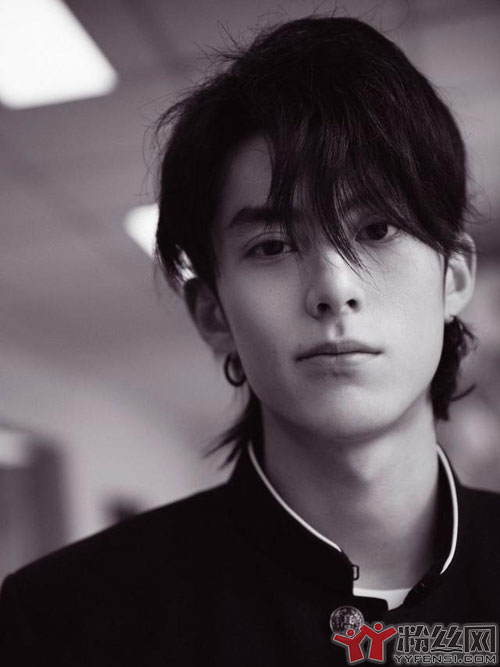 王鹤棣的女朋友刘艺? 鹤棣演技很尬,但我是颜狗