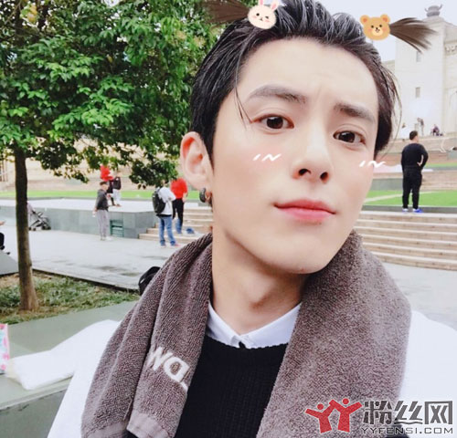 王鹤棣的女朋友刘艺? 鹤棣演技很尬,但我是颜狗