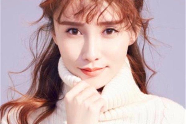 马秋子杨颖对比照很像 杨颖现在成了整容模板