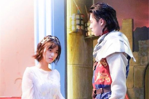 ���º��������ʲô��ϵ �����������º������û������