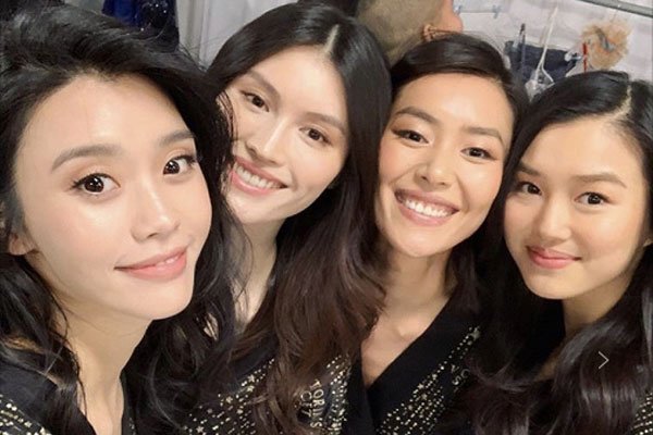 ���������������� ���ǳ�ģ�ֽ�չ��Ȼ��ͬ