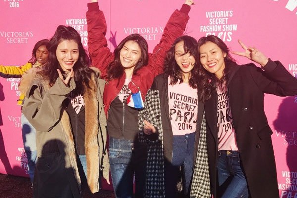 ���������������� ���ǳ�ģ�ֽ�չ��Ȼ��ͬ