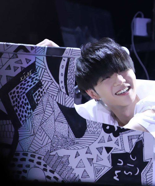 华晨宇的家世关系 隐藏的富二代爸爸和妈妈怎么离婚的