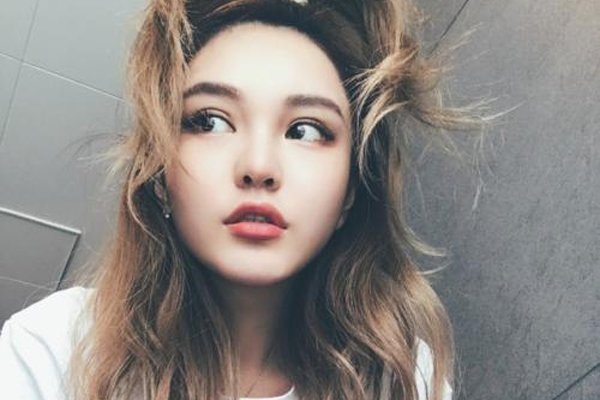 周扬青的家世怎么样 家里有矿才有底气和大明星谈恋爱