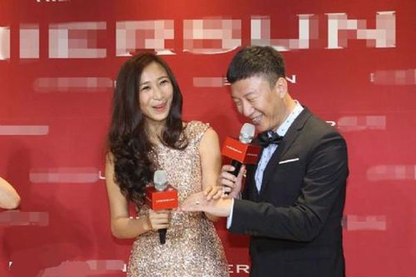 孙红雷有几任老婆 暗恋巩俐没结果如今结婚