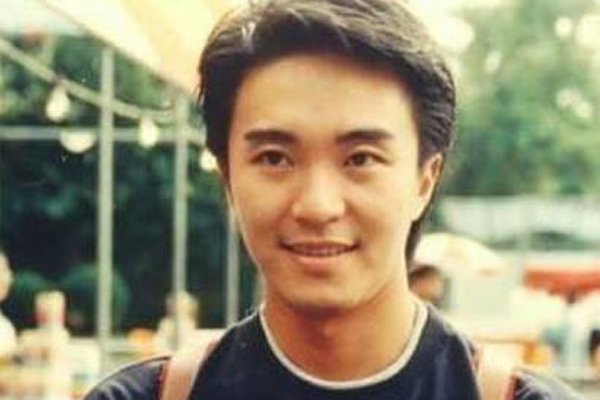 ���ǳ۸����������� ͷ�������׷�����ͻȻһ��������