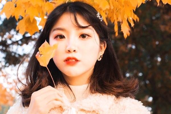 papi酱旗下艺人爆胎 视频里总提老胡老胡的就是她老公