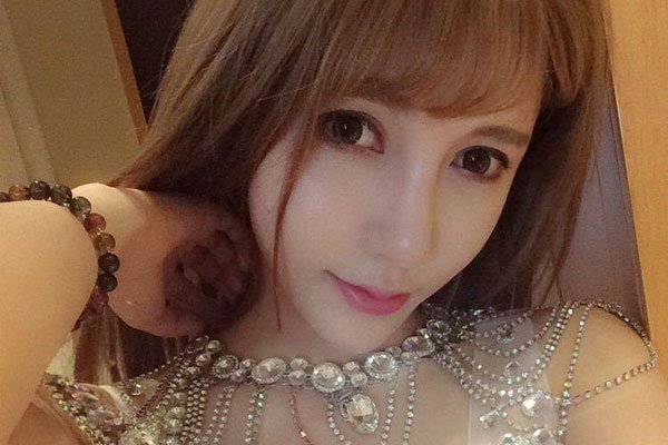 田紫紫不雅视频照片 五分钟狂甩四百万买顶级跑车