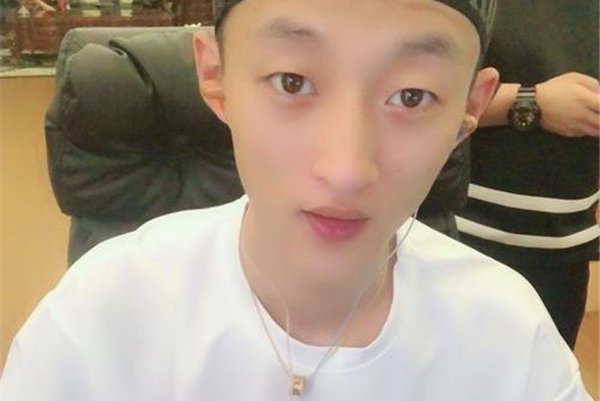 快手祁天道老婆照片 祁天道被打后老婆心都要碎了