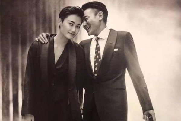 ������ɷ���˭ ������һ����¶�����