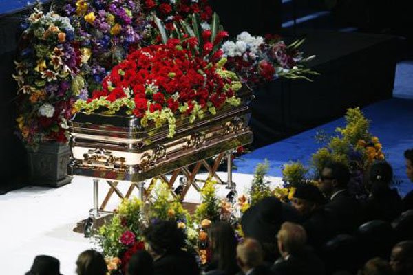 ���˶��ܿ�ѷ�������� �˵ľ����м��������Ĵ���ע��