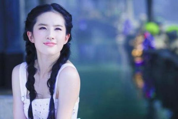 看刘亦菲就兴奋了的照片 仙气萝莉性感你喜欢哪款
