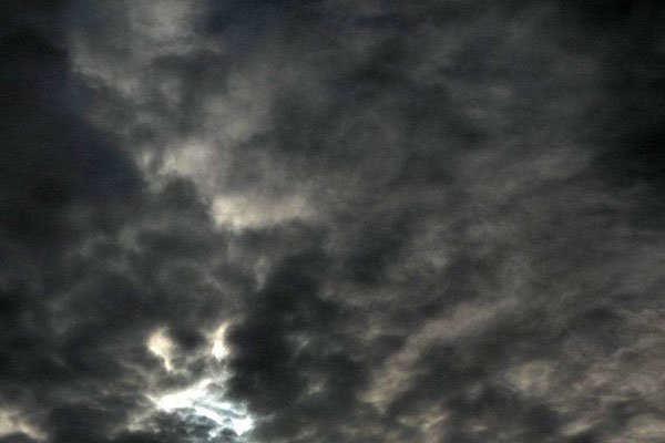 抖音黎明前的黑暗歌曲原唱 五星红旗飘扬在风中