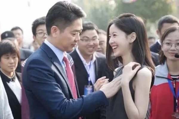 龚小京个人资料家世介绍 刘强东结婚了怎么还邀请她回来