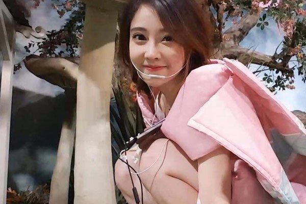 ����Ī����¼���Ƭ ���Ů�˴����ںܶ����˵��Ժ���