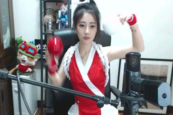 ����Ī����¼���Ƭ ���Ů�˴����ںܶ����˵��Ժ���