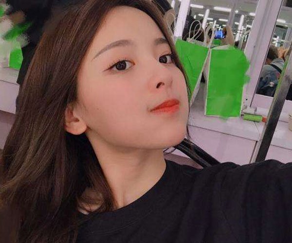 杨超越关闭ins评论 粉丝举动爱豆买单确实有点冤