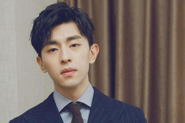 ���׵�Ů������˭ ǰŮ���������̸����