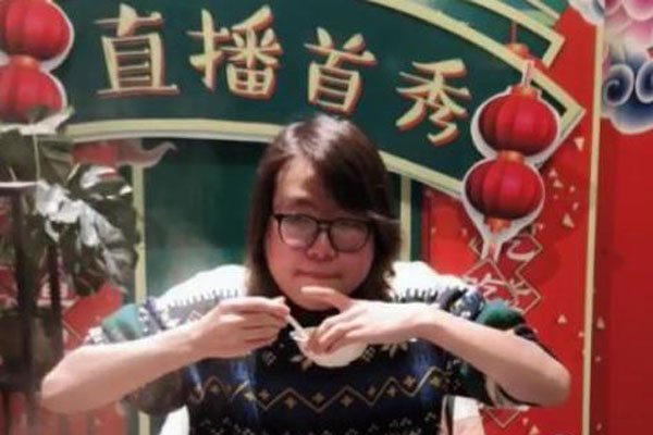 ����ʦ���е�Ů�� ����ָ�Ĵ�θ��ȷʵ�����