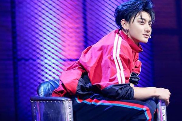 黄子韬家里真的有钱吗 看他生活环境跟观众哭穷