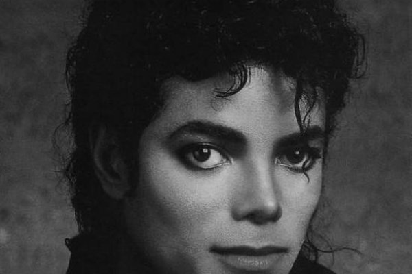 迈克尔杰克逊鼻子掉了怎么回事 杰克逊死因之谜什么原因