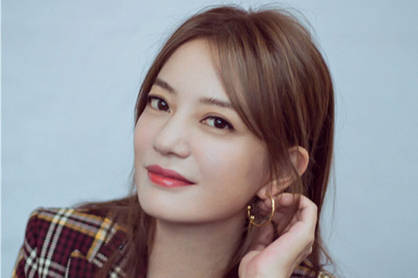 天涯深扒可怕的赵薇 能穿日本军旗服说明其极端无知