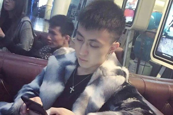 秦奋都有哪些女朋友 秦奋的简单个人介绍身世