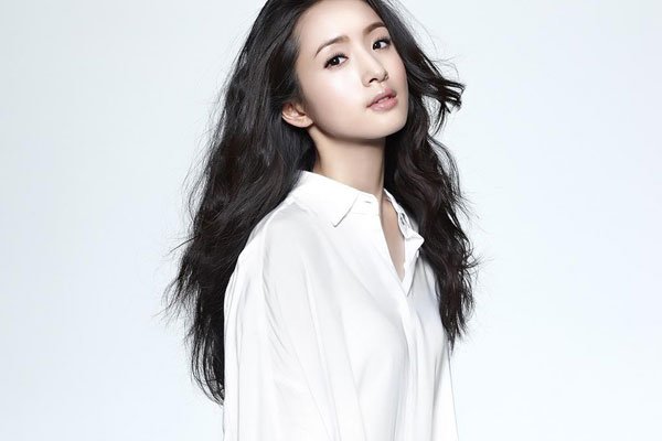 林依晨低胸秀事业线 准备要小孩了与老公并未离婚