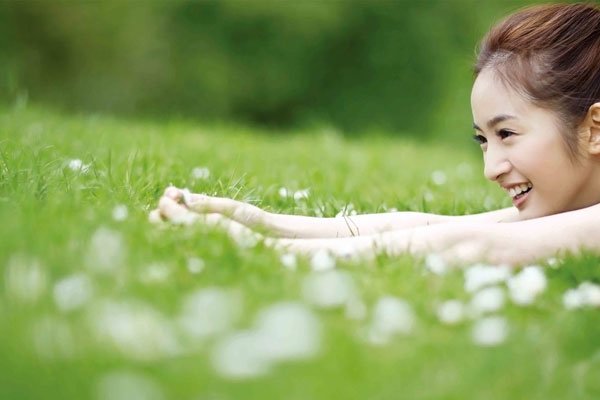 林依晨低胸秀事业线 准备要小孩了与老公并未离婚