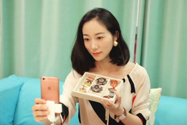 ��ѩ���˼������� үү���⹫���ĸ�����ʲô����