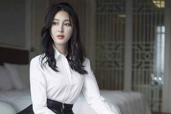 ��������Ϸ��Ƭ�δ�ȫ Ů����ȫ�Ǿ�ͷ��֧��