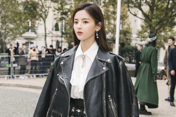 �Խ�������Ͻ��� �����˵ײ������������ע�ĺ���