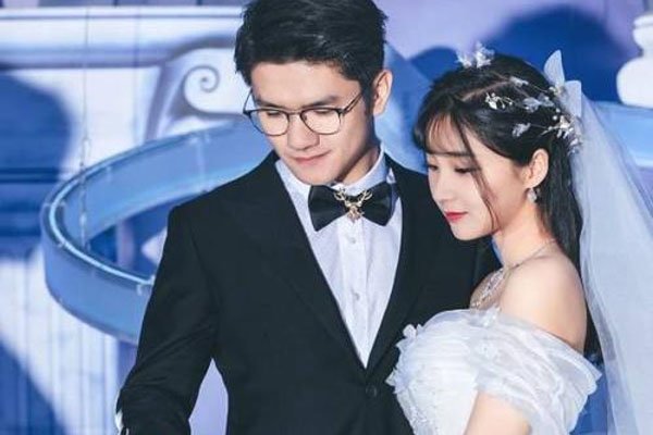 戚蓝尹若风直播录像福利照片大全 为了爱人竟然关了直播